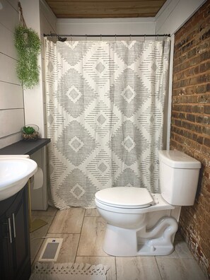 Handtücher, Seife, Toilettenpapier