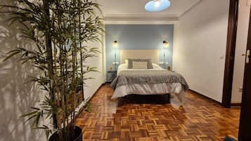 1 dormitorio, tabla de planchar con plancha, wifi gratis y ropa de cama