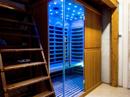 ProFamily + infrasauna by Interhome