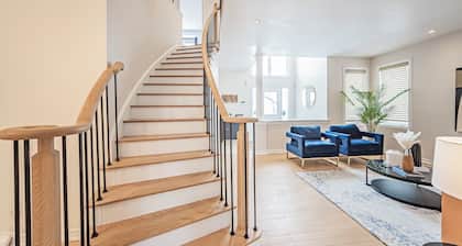 Newly renovated 2-story house with 5 bed rooms and 4 washrooms