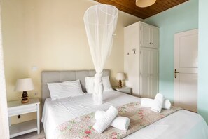 5 quartos, ferros/tábuas de passar roupa, Wi-Fi, roupa de cama