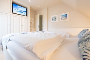 2 Schlafzimmer, Schreibtisch, Bügeleisen/Bügelbrett, WLAN