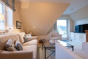 TV, stereo - Haus Sonnentraum, Whg. 2 - Sun-flooded 2-room apartment on approx. 60 m² for (Sylt)