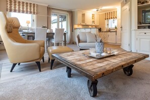 Unclassified image, 4 of 43, button - Haus Sonnentraum, Whg. 1 - Bright 3-room apartment on approx. 70 m² for up to 4 persons. (Sylt)