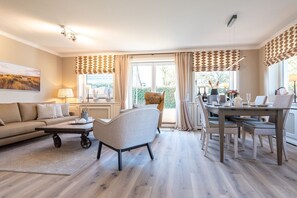 Unclassified image, 2 of 43, button - Haus Sonnentraum, Whg. 1 - Bright 3-room apartment on approx. 70 m² for up to 4 persons. (Sylt)