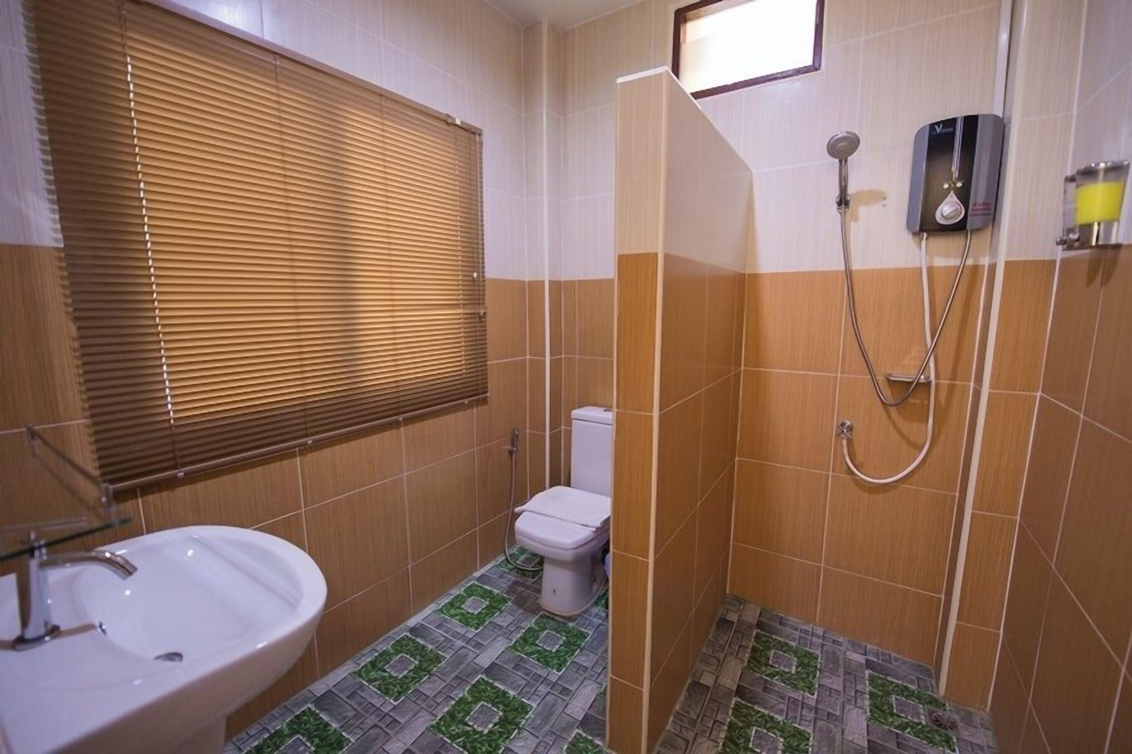 淋浴设施、毛巾、肥皂、洗发水