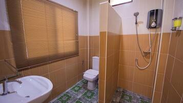 Ducha, toallas, jabón, shampoo