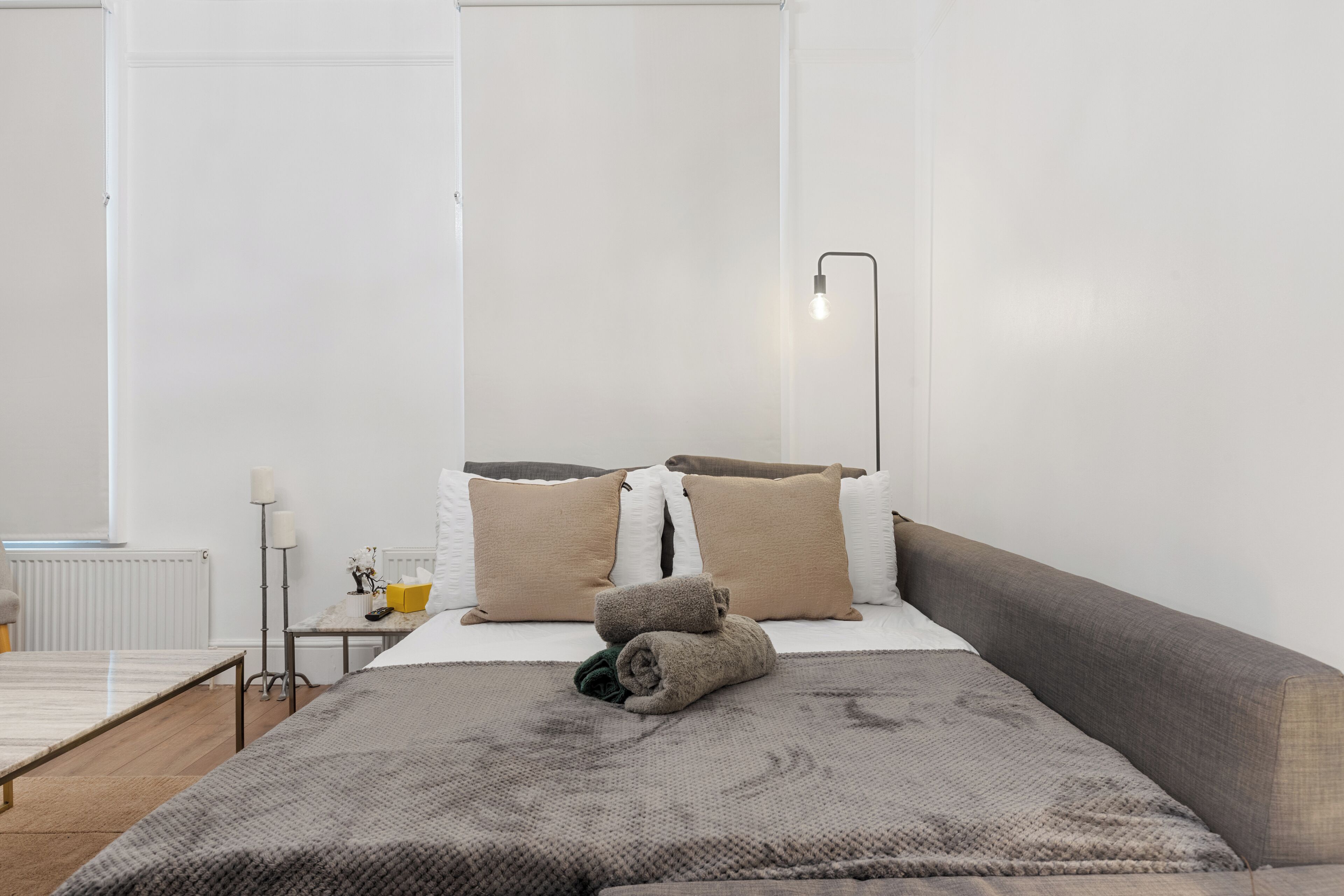 2 habitaciones, tabla de planchar con plancha, wifi y ropa de cama 