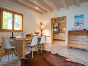 Dining - Dendron by Interhome (Ovronnaz)