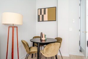 Dining - Blueground | The Loop, elevator, nr Willis Tower (Chicago)