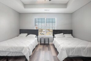 4 bedrooms, iron/ironing board, WiFi, bed sheets