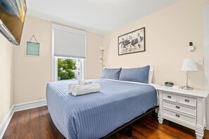 5 bedrooms, desk, iron/ironing board, free WiFi