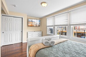 5 bedrooms, desk, iron/ironing board, free WiFi