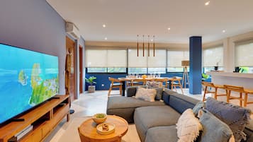 公寓, 2 間臥室 | 起居區 | 43-吋 LCD 液晶電視、數位頻道、Netflix、串流服務