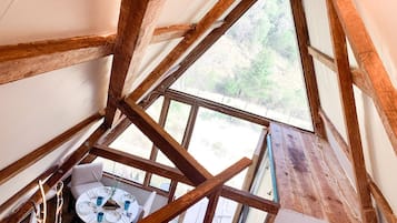 Classic Cabin, Mountain View | Living area