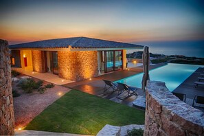 Pool - Villa Portobello Lux Retreats - Independent Villa (Aglientu)