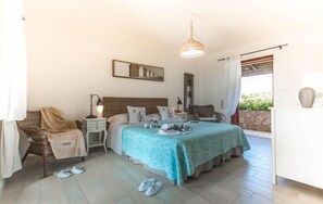 7 bedrooms, travel cot, free WiFi, bed sheets - Villa Portobello Lux Retreats - Independent Villa (Aglientu)
