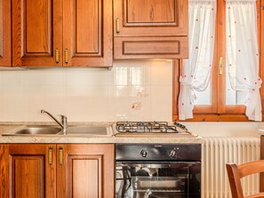 Fridge, microwave, oven, cookware/dishes/utensils