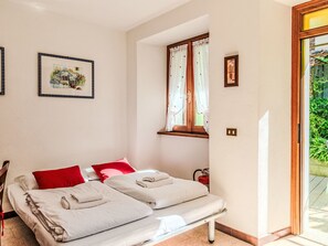 1 bedroom, Internet