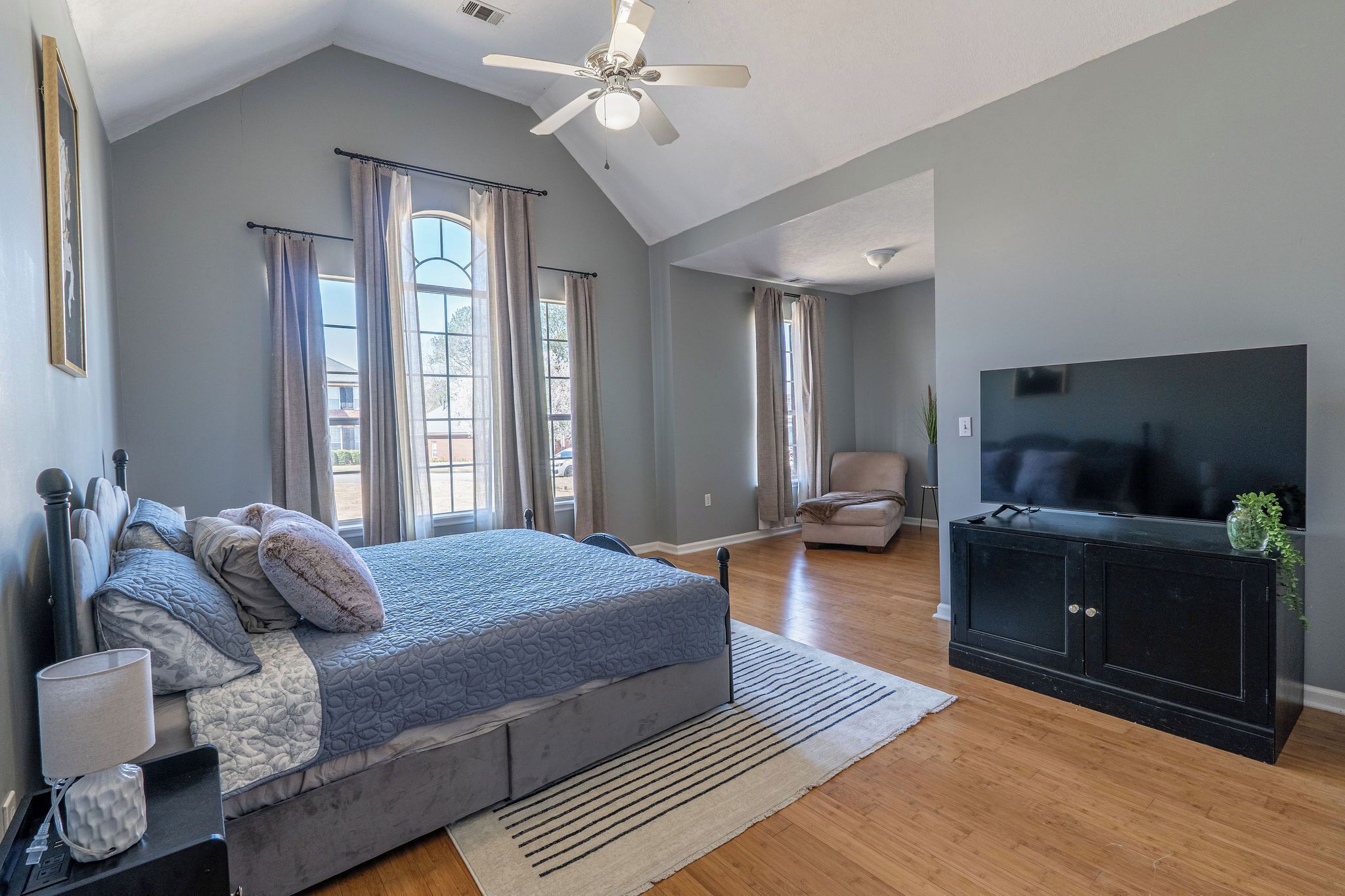 3 bedrooms, desk, iron/ironing board, free WiFi