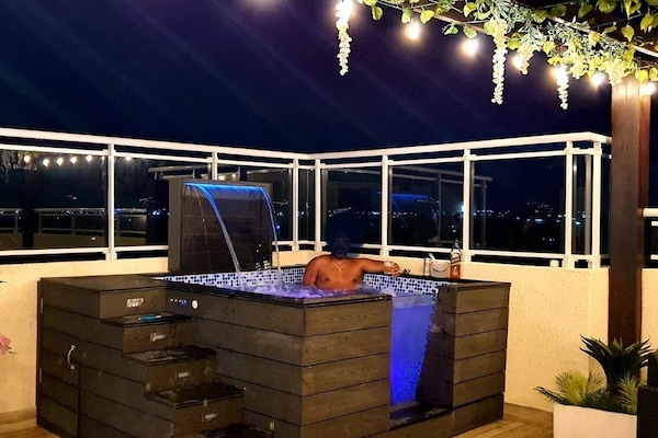 Outdoor spa tub
