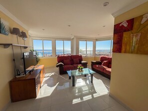 TV - Apartment 'Del Sur' with Sea View, Wi-Fi and Air Conditioning (torrox costa)