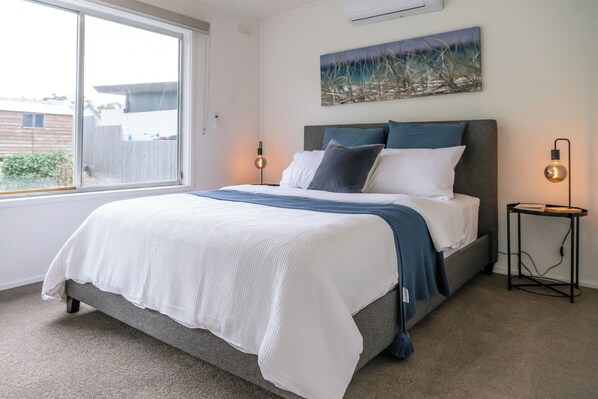 3 bedrooms, iron/ironing board, free WiFi, bed sheets