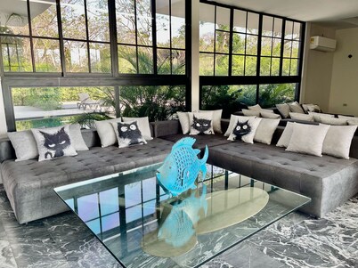 Luxurious 5-bedroom villa with fitness room, WiFi in charming Cartagena