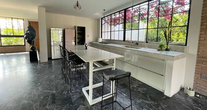 Luxurious 5-bedroom villa with fitness room, WiFi in charming Cartagena