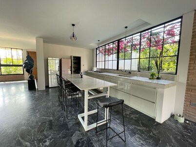 Luxurious 5-bedroom villa with fitness room, WiFi in charming Cartagena