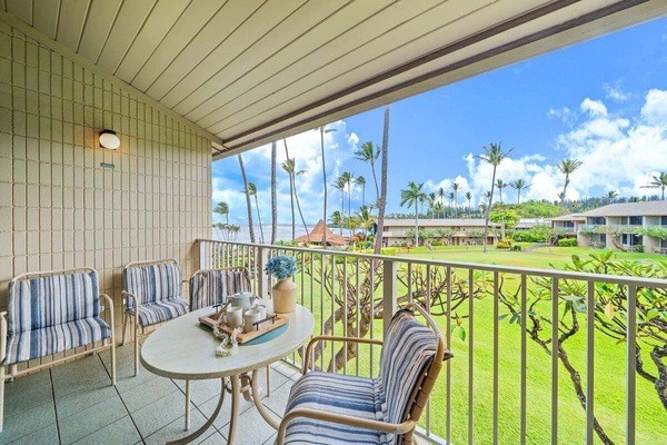 Napili Shores H262 lanai 1