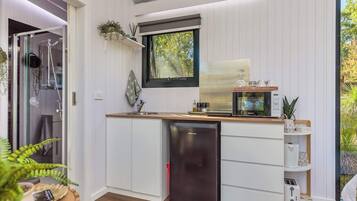 Fridge, microwave, stovetop, toaster