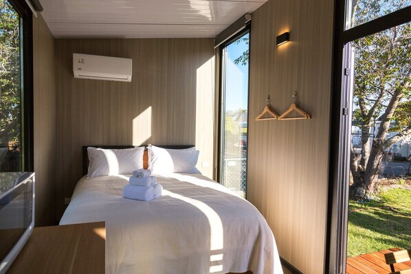 1 bedroom, WiFi, bed sheets