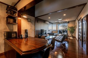 Interior - A panoramic view of the Moon Road from the Amagi M / Kamo-gun Shizuoka (Kamo-gun)