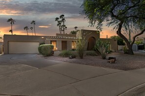 المنطقة المحيطة بالمنشأة