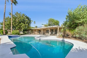 Beheizter Pool
