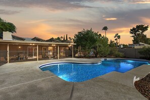 A heated pool - Scottsdale Oasis: Pool & Outdoor Fun 4/Bed; 3/Bath (Scottsdale)