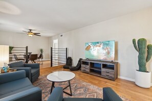 Smart TV, caminetto