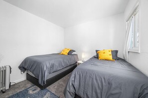 1 bedroom, iron/ironing board, travel cot, WiFi