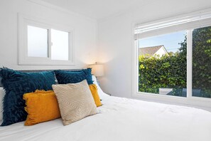 1 slaapkamer, een strijkplank/strijkijzer, reisbedje, wifi