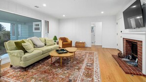 Living area - 2 Bedroom Aptos Home With Ocean View! (Aptos)
