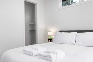 2 室のベッドルーム、WiFi、ベッドシーツ