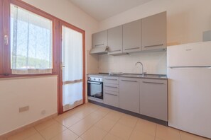 Fridge, oven