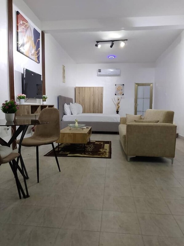 デラックス スタジオ | リビング エリア