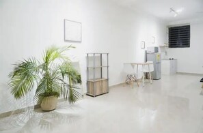 Deluxe Studio | Private kitchen - SHEPHERD LINKS APARTMENTS  (Accra)