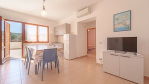 Interior - APPARTAMENTI GLI ORIZZONTI - ORIZZONTI N QUADRI 1 (Marina di Campo)