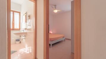 3 camere, Wi-Fi, lenzuola