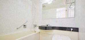 Secador de pelo y toallas