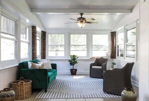 Interior - Cozy Home w/ POOL + CHEFS kitchen (Charlotte)