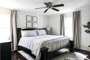 4 dormitorios, tabla de planchar con plancha, cuna de viaje y wifi